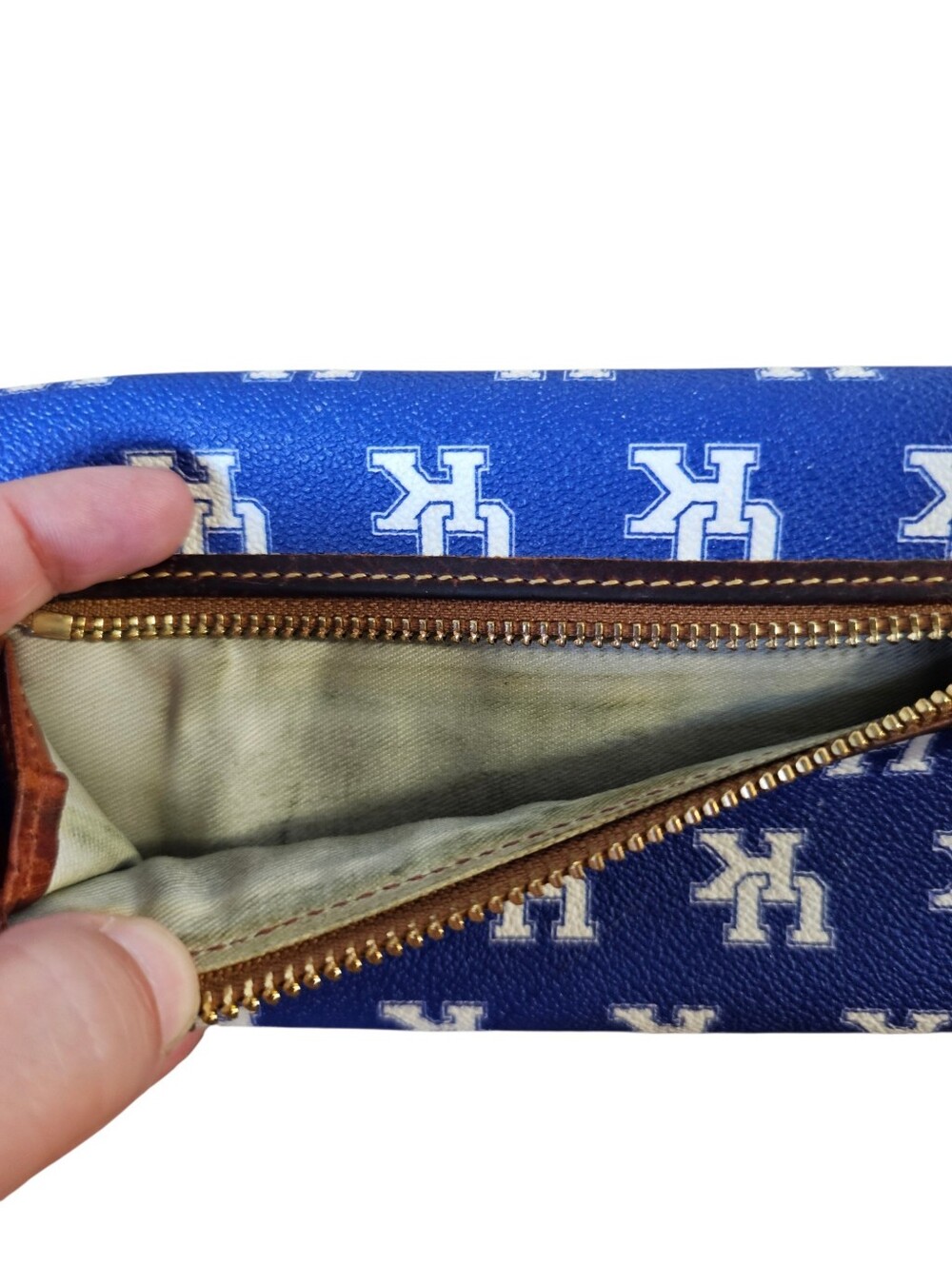 Dooney & Bourke Blue University Of Kentucky UK Logo Continental Wallet - Picture 7 of 7